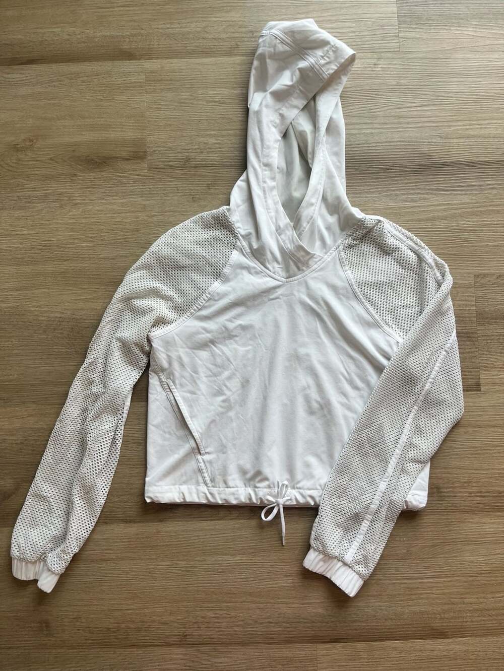 Lululemon, Cropped Jacket, Netting Sleeve, Elevated Activewear, Off White, 6